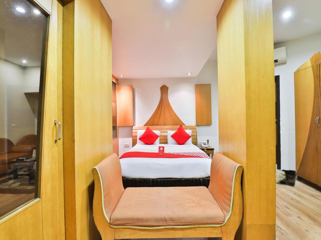 Oyo 1123 Hotel Rock Regency Ahmedabad Eksteriør billede