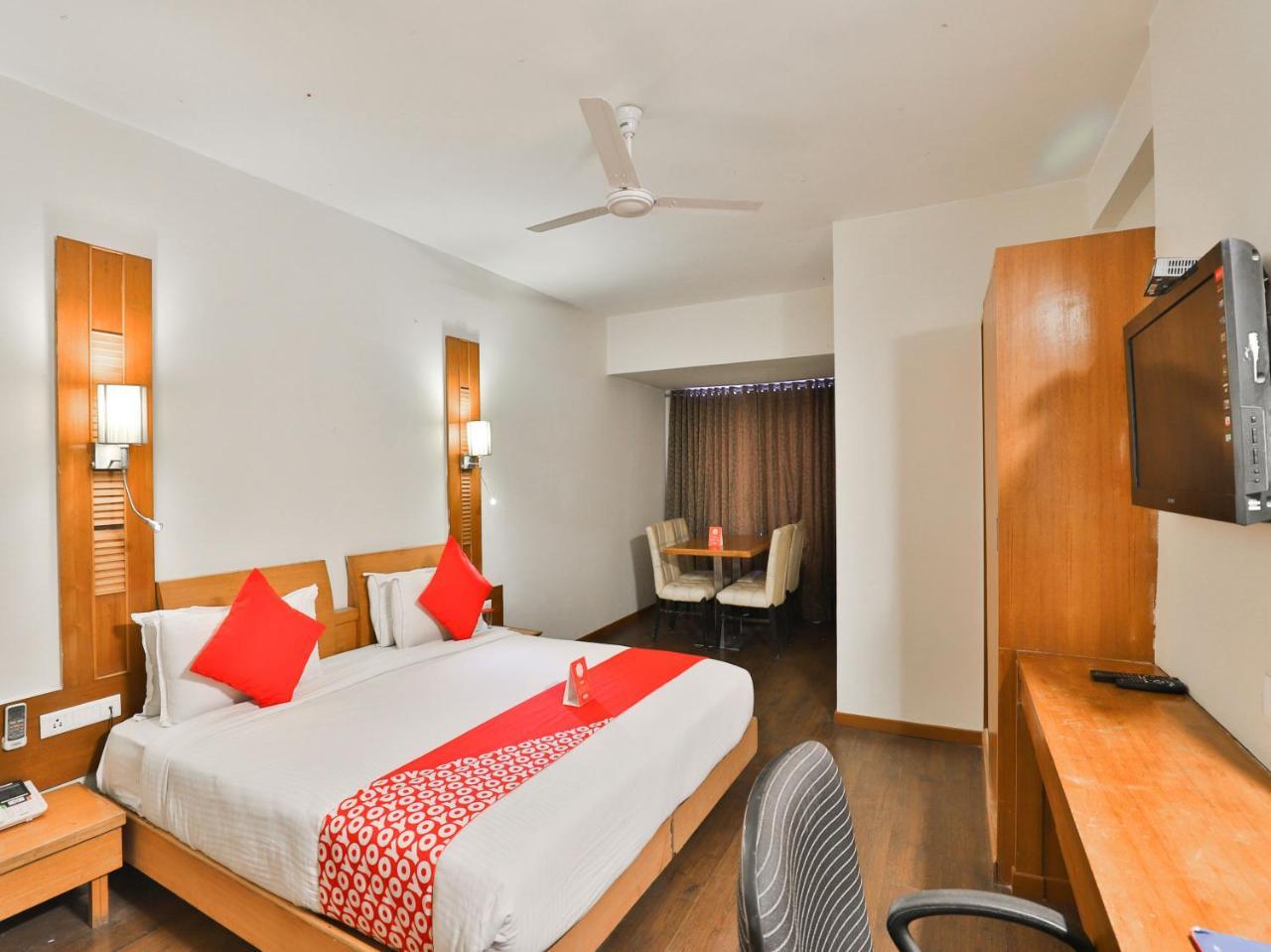 Oyo 1123 Hotel Rock Regency Ahmedabad Eksteriør billede